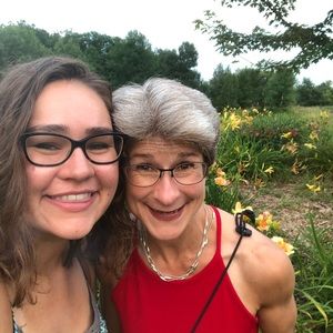 Meet your Posher, Nora